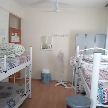 Hzd Hostal *